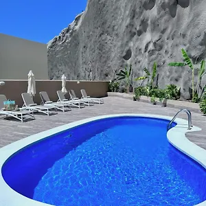 https://luxury-villa-ifara.adeje-hotels.com
